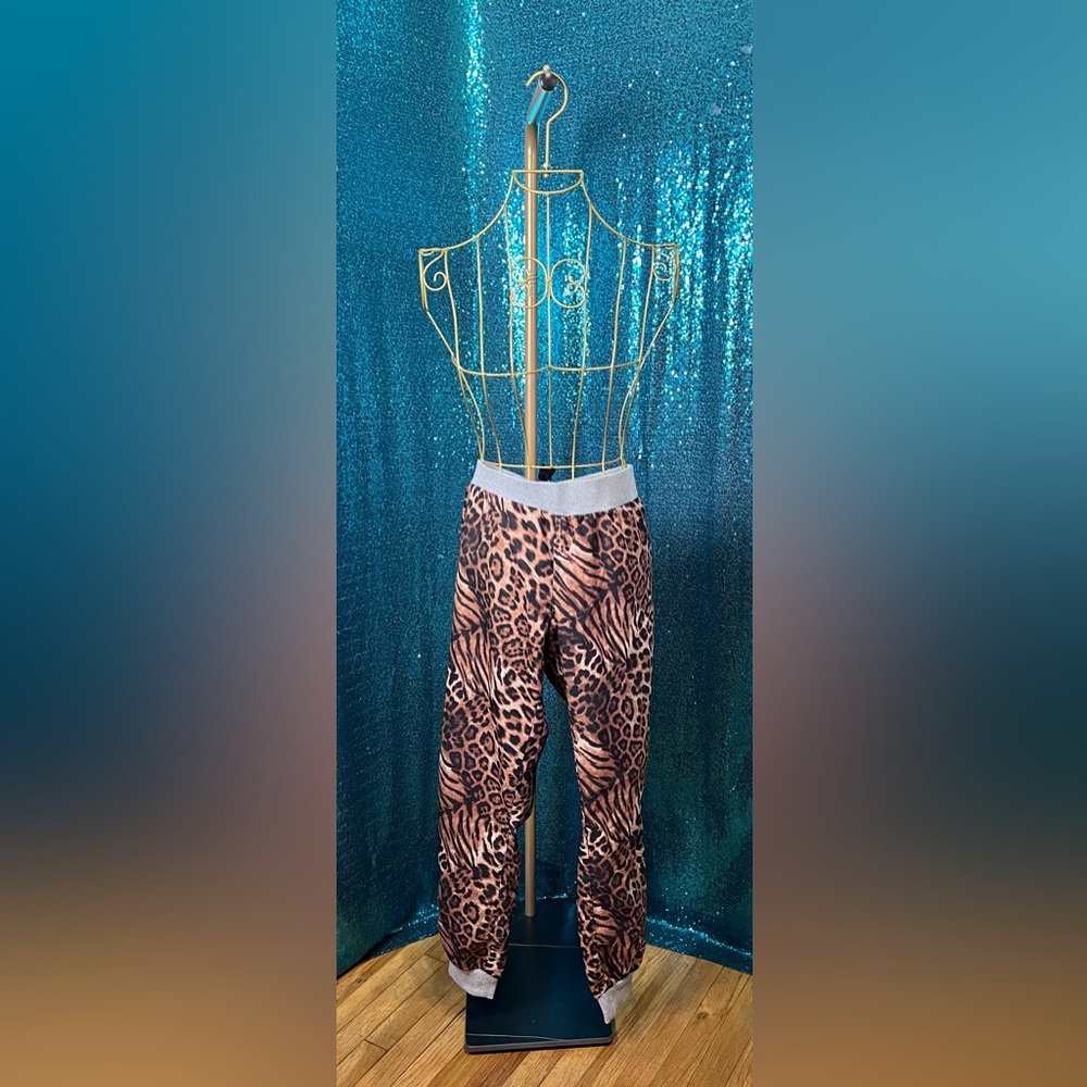 Leopard Jogger